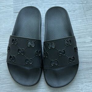 Gucci Womens Rubber Lasercut accent slides